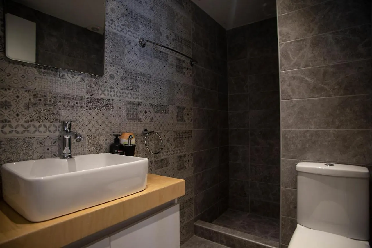 Alexandros: Luxury Apartment in Ladadika Near Aristotelous Square Thessaloniki