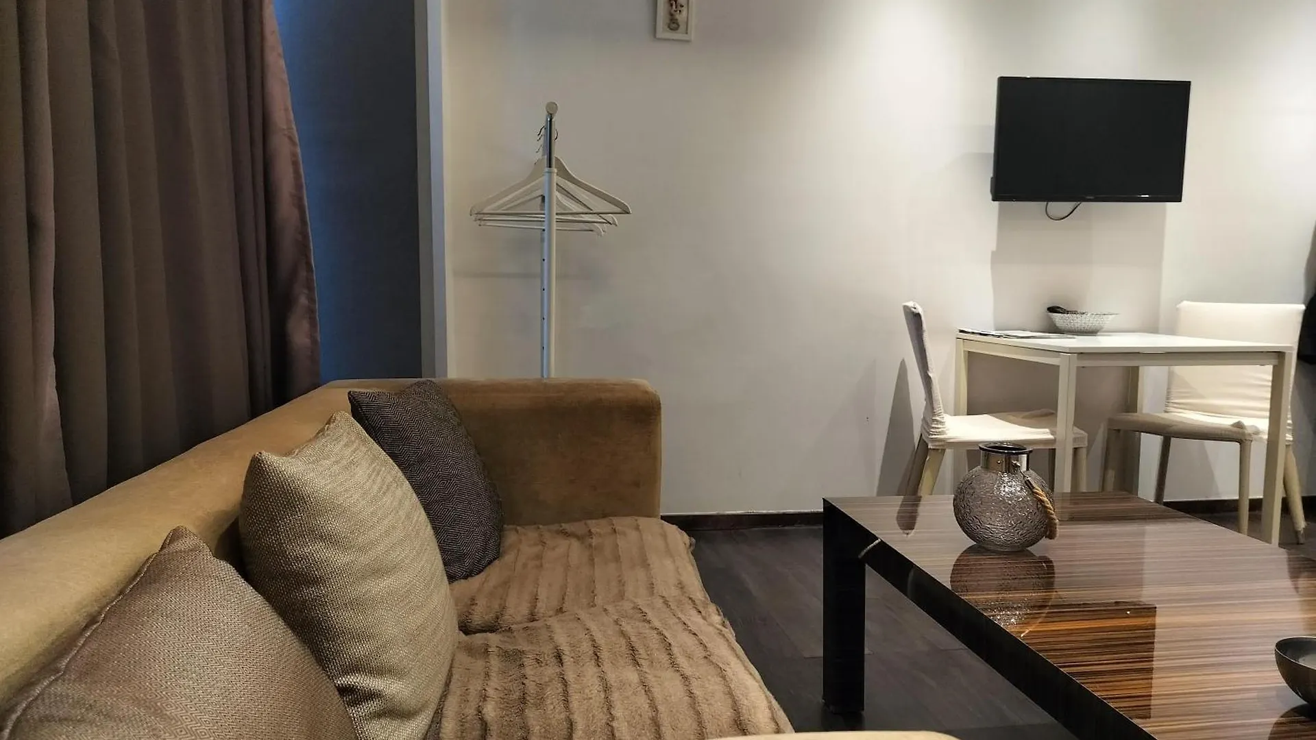 Alexandros: Luxury Apartment in Ladadika Near Aristotelous Square Thessaloniki Greece